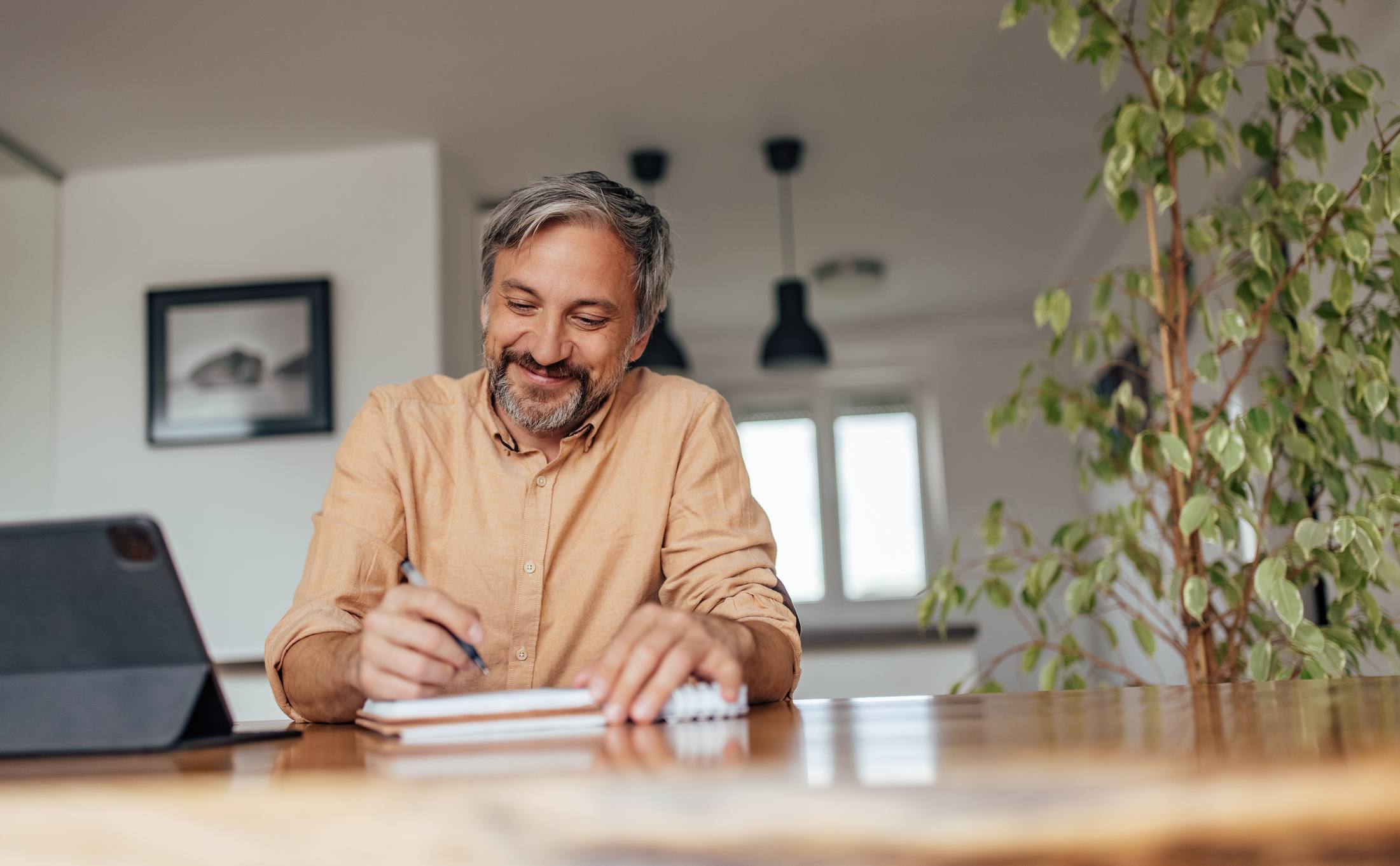 Adult-man-writing-a-letter-how-to-write-a-letter-of-recommendation