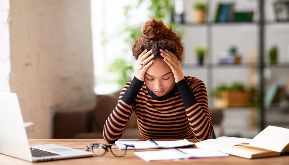 Female-stressed-in-a-desk-concentration-exercises