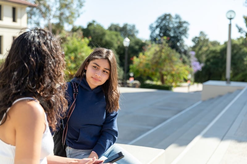 Girl-listening-to-her-friend