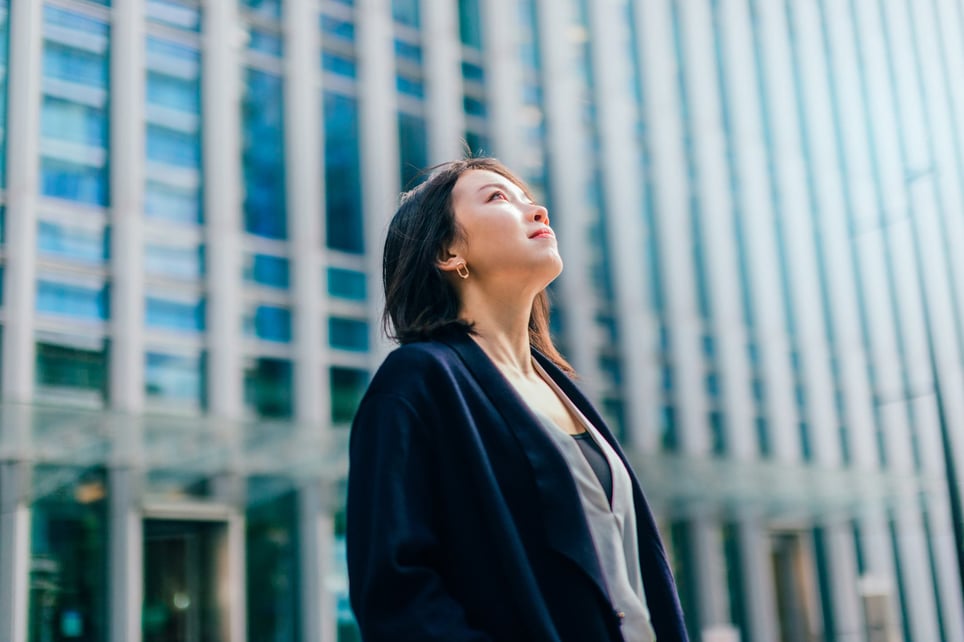 Inspired-woman-taking-fresh-air-what-are-personal-health-goals