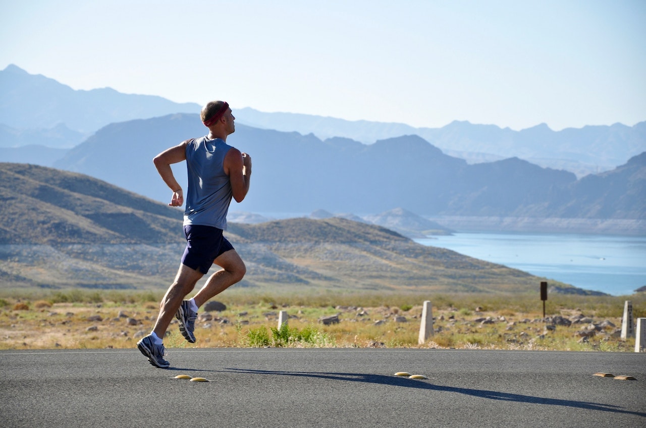 Man-running-outdoors-fitness-goals