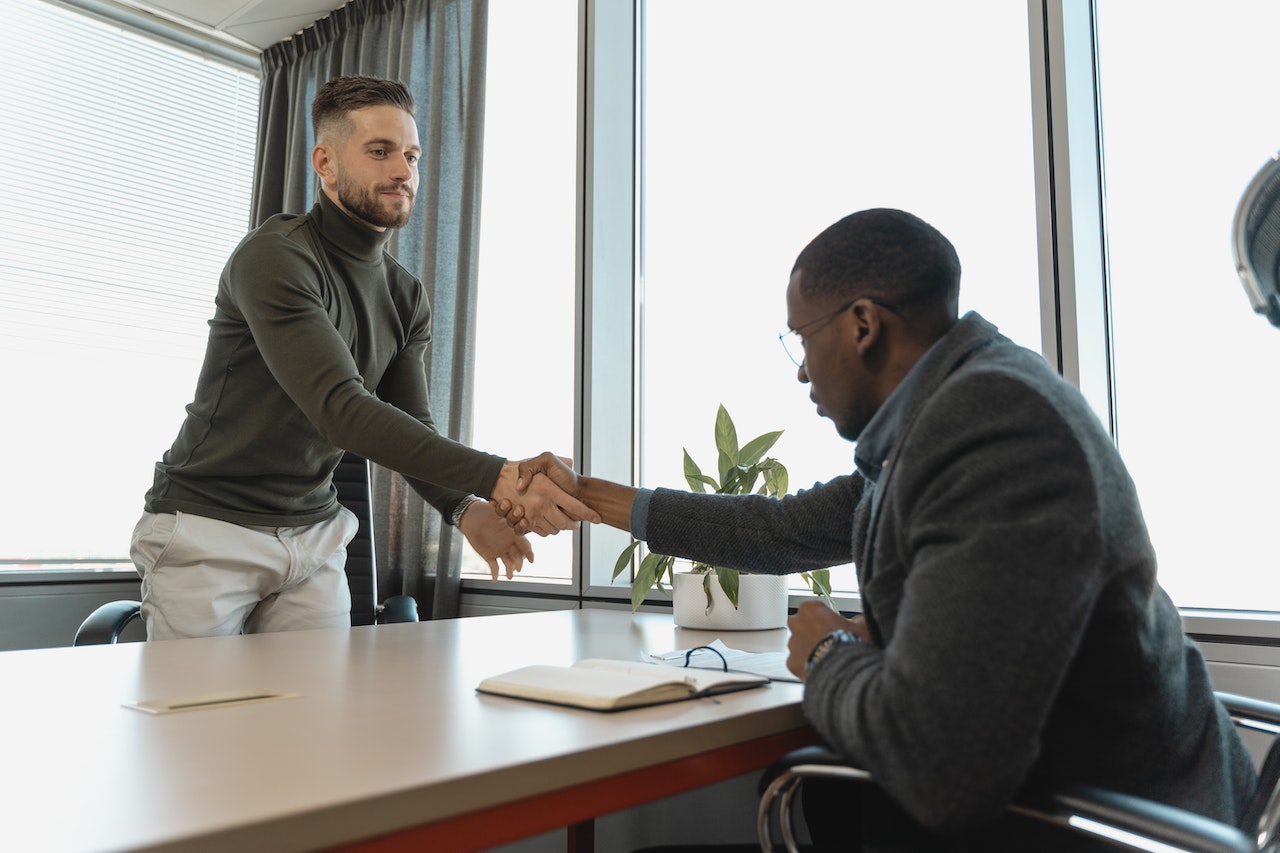 Men-Doing-Handshakepassive-job-seekers