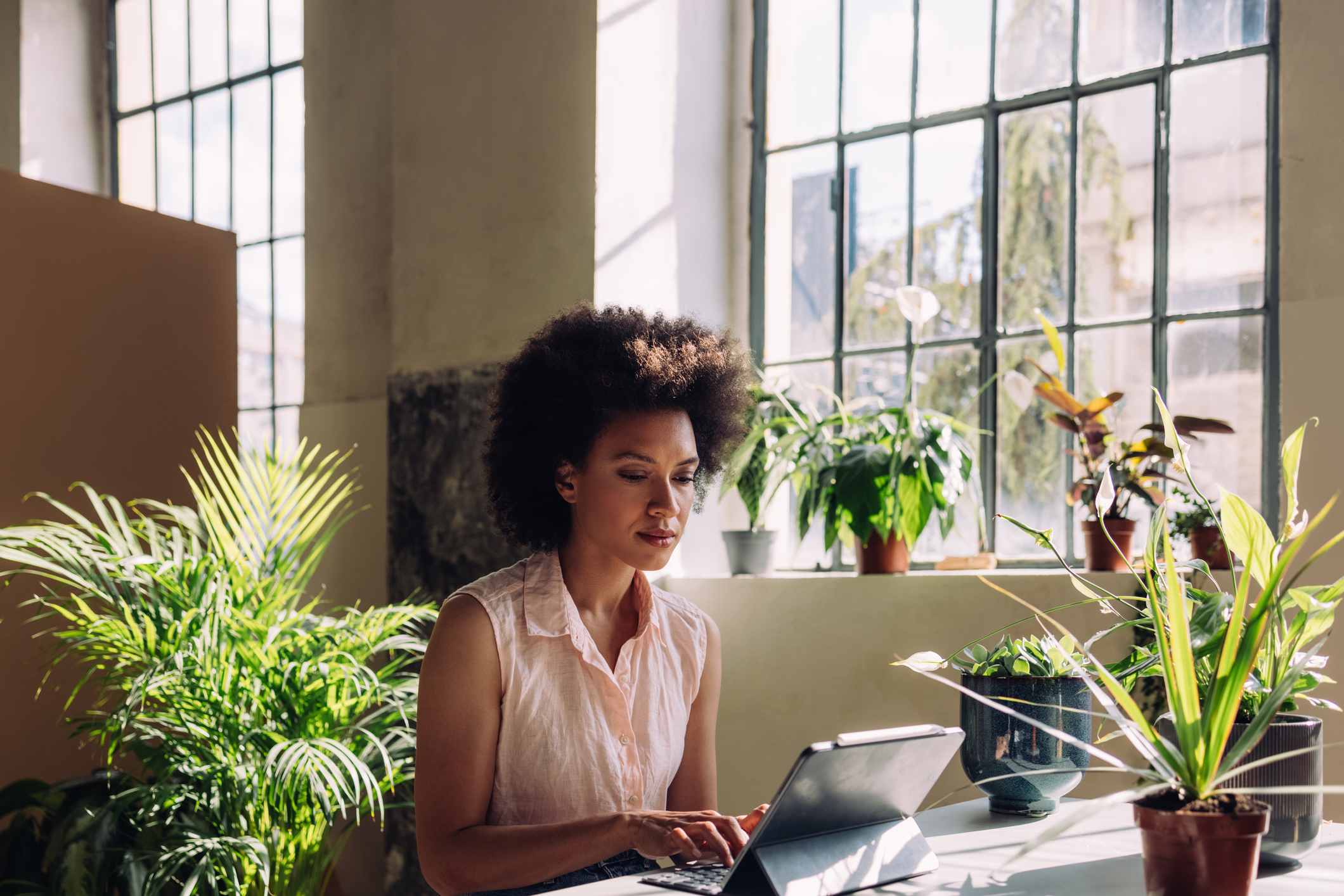 Smiling-Female-Florist-Working-why-should-we-hire-you-answer