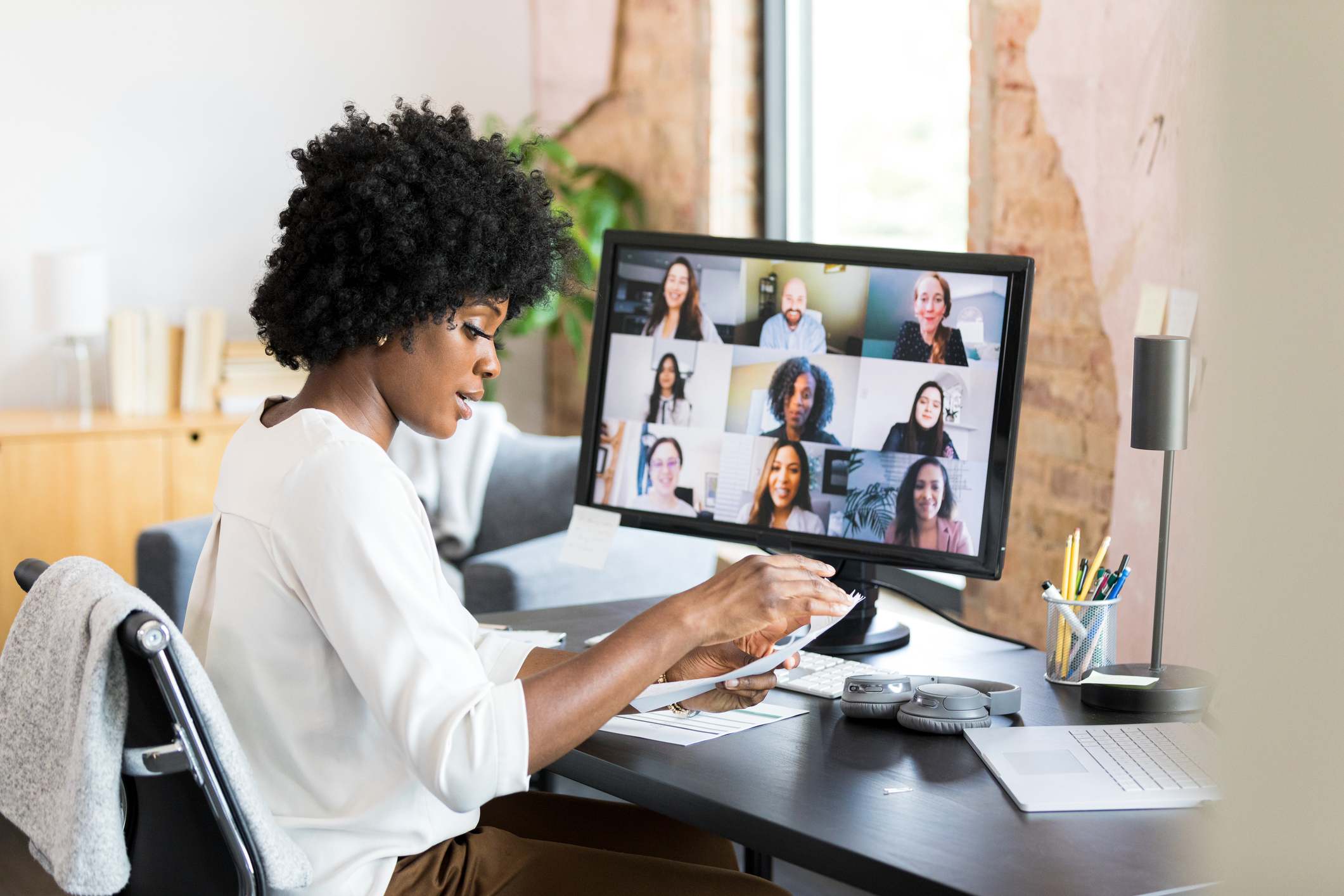 Woman-at-remote-meeting-first-day-on-the-job