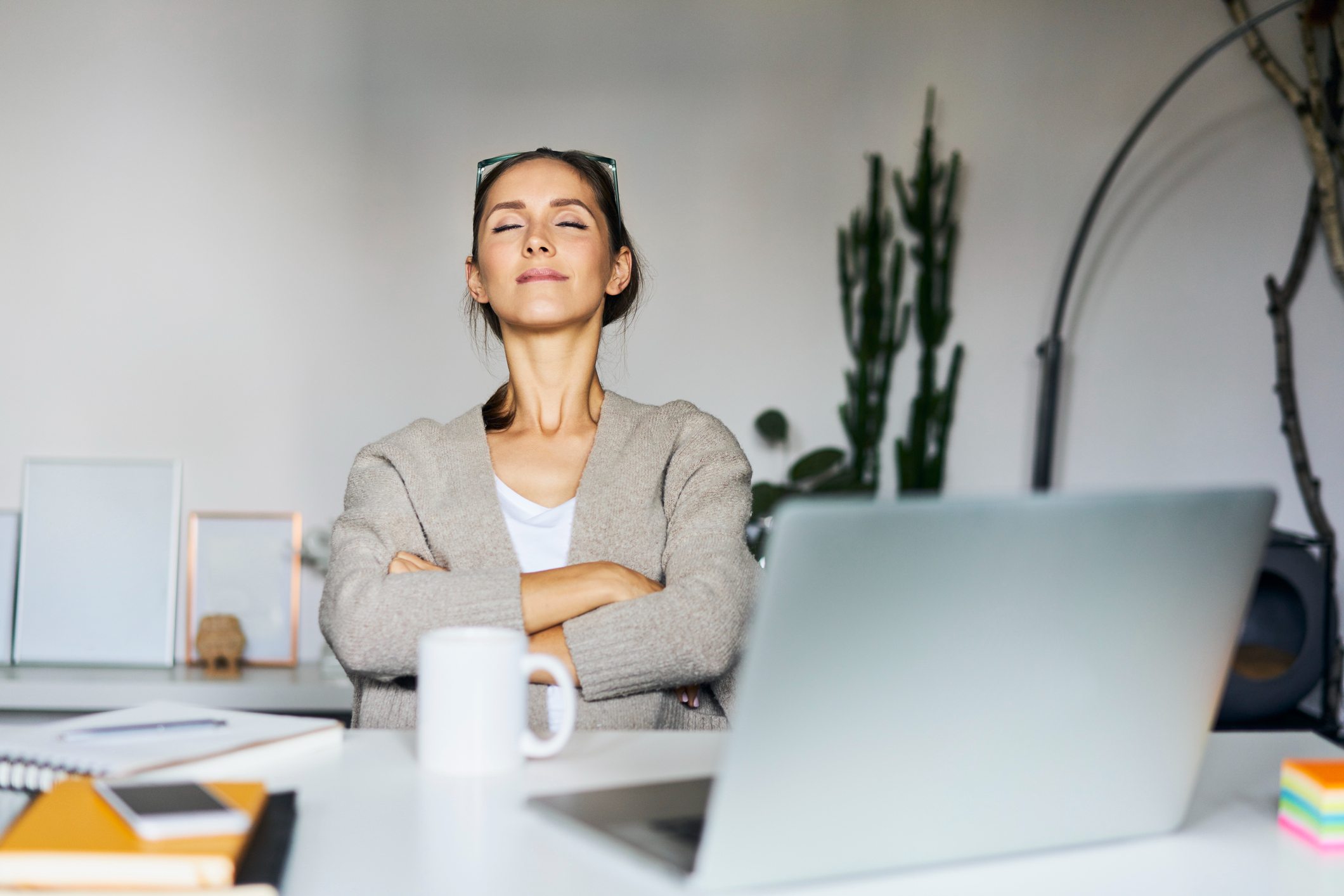 Woman-having-a-break-how-to-set-boundaries-at-work