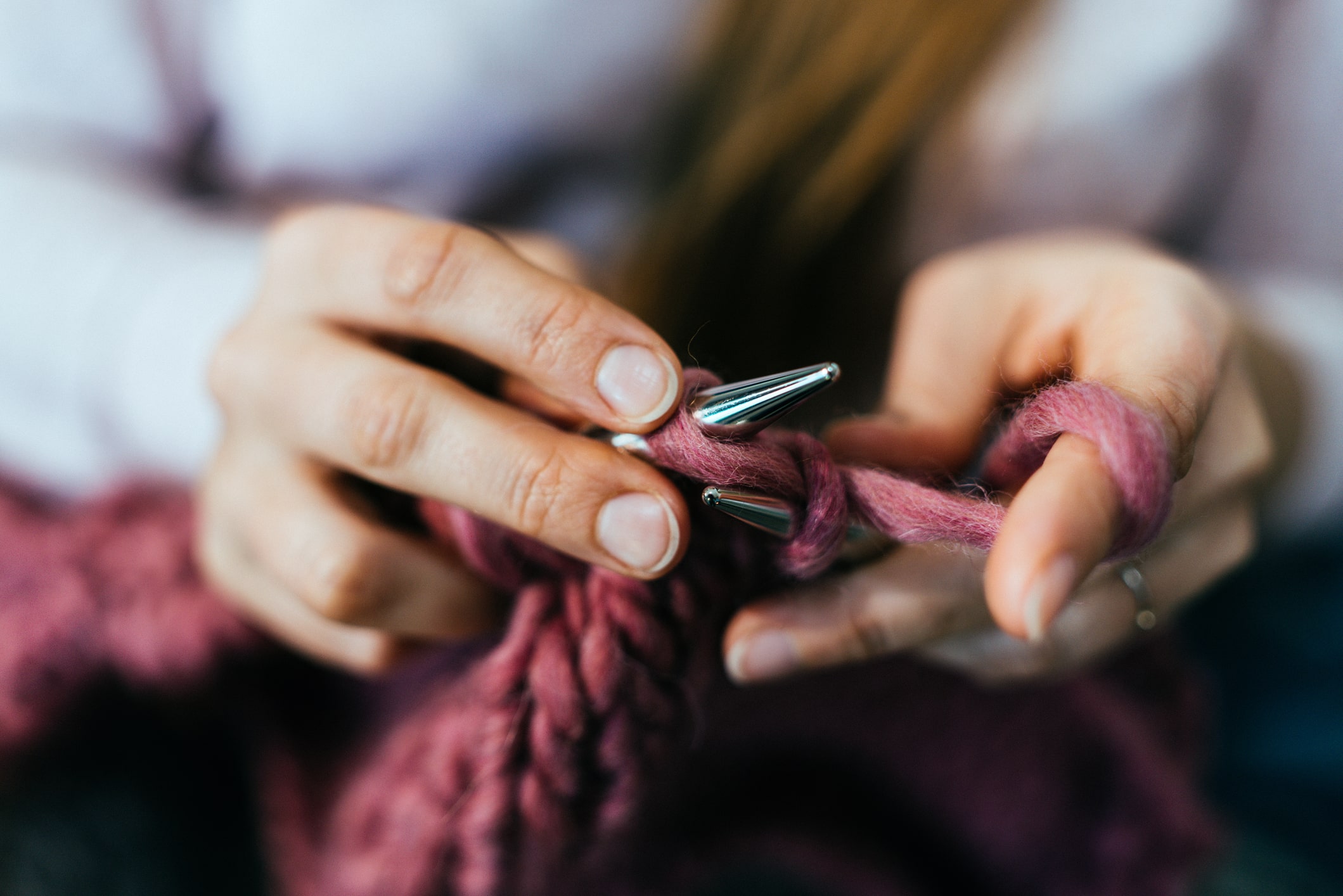 Woman-knitting-find-your-purpose