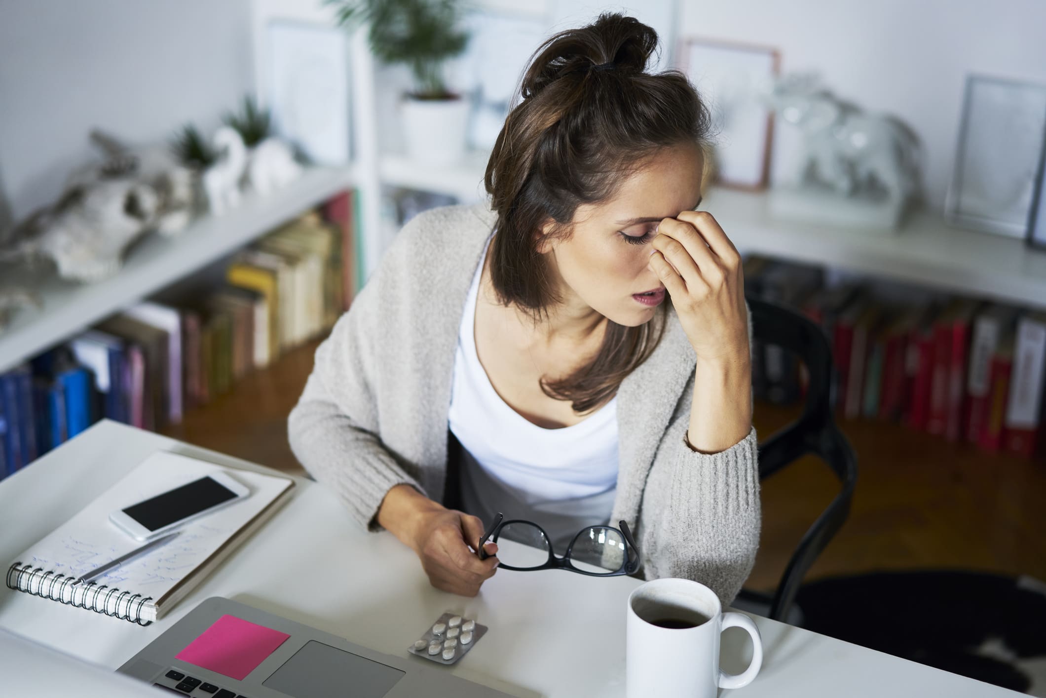 Woman-stressed-from-burnout-work-from-home-policy