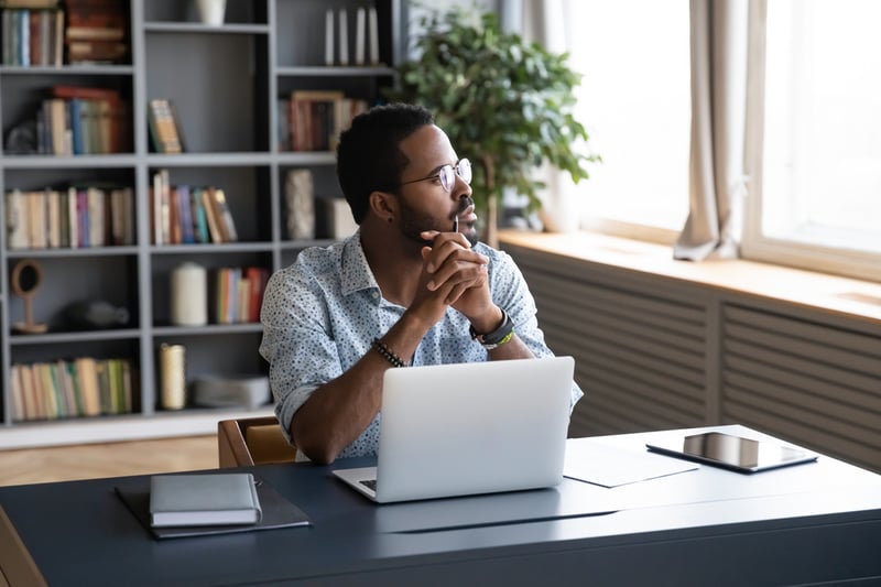 businessman-distracted-at-work