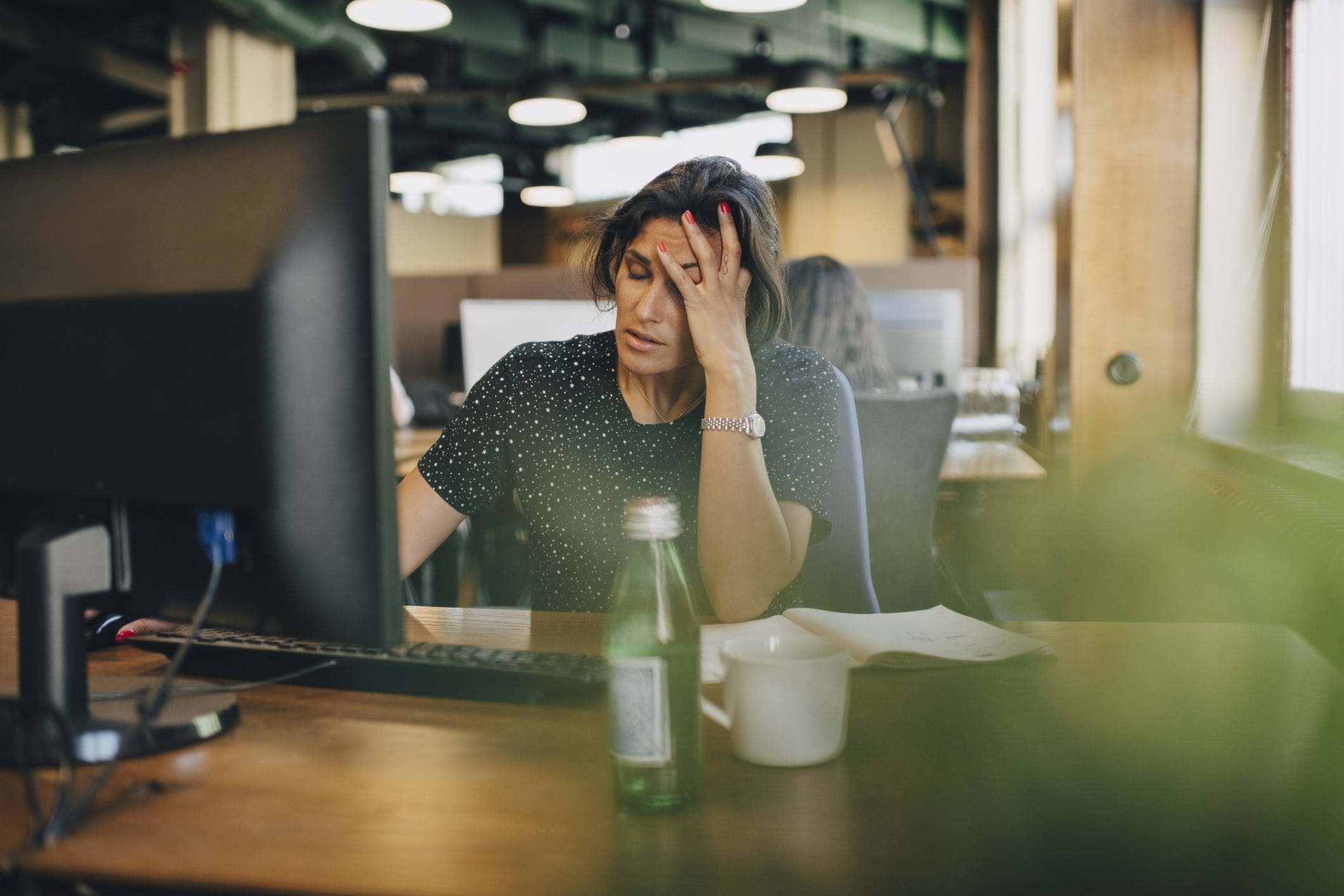 businesswoman-stressed-at-job-how-to-control-you-mind