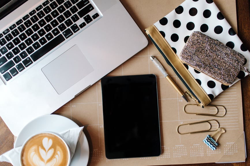 computer-and-tablet-on-desk-the-golden-circle