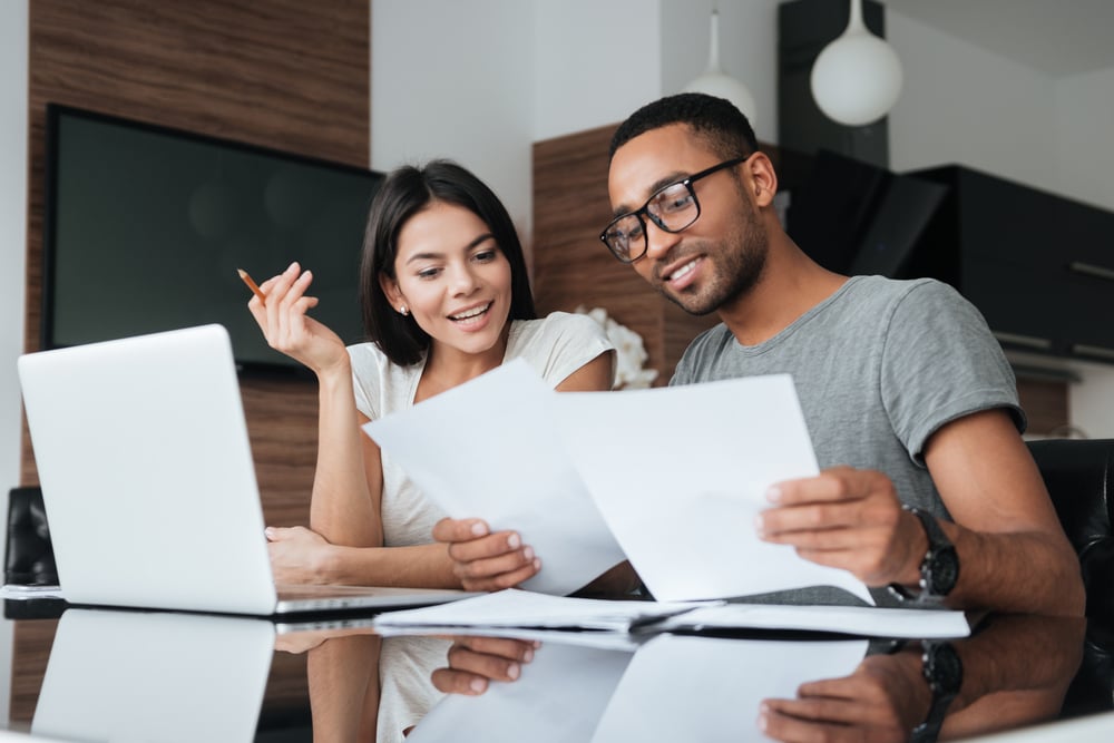 couple-of-coworkers-on-a-table-types-of-work-relationships