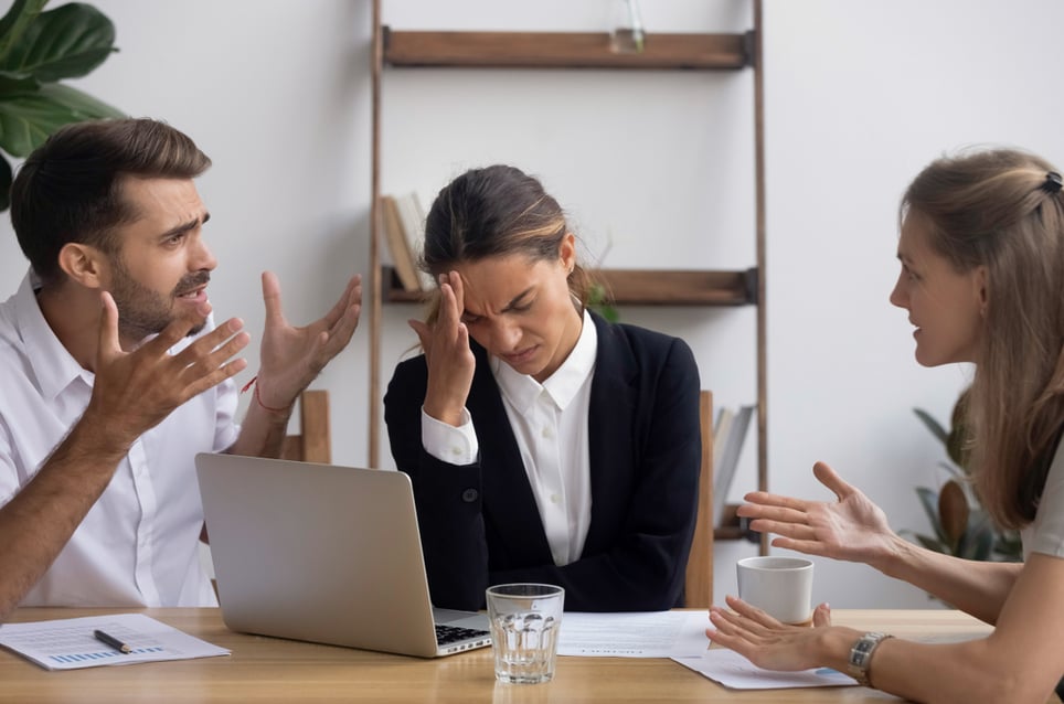 coworkers-arguing-at-the-office-how-to-control-anger-at-work