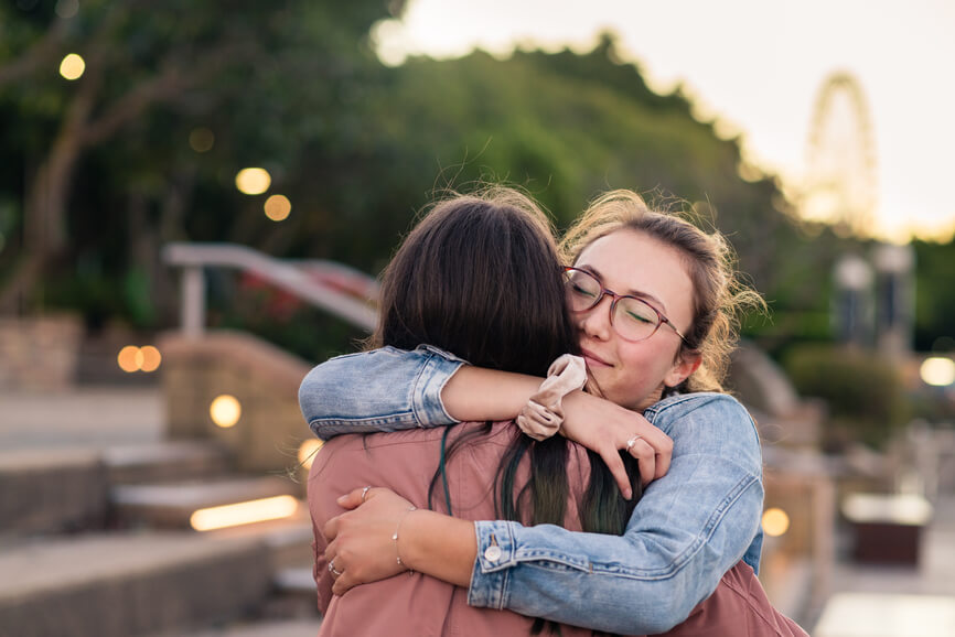 friends-hugging-types-of-stress