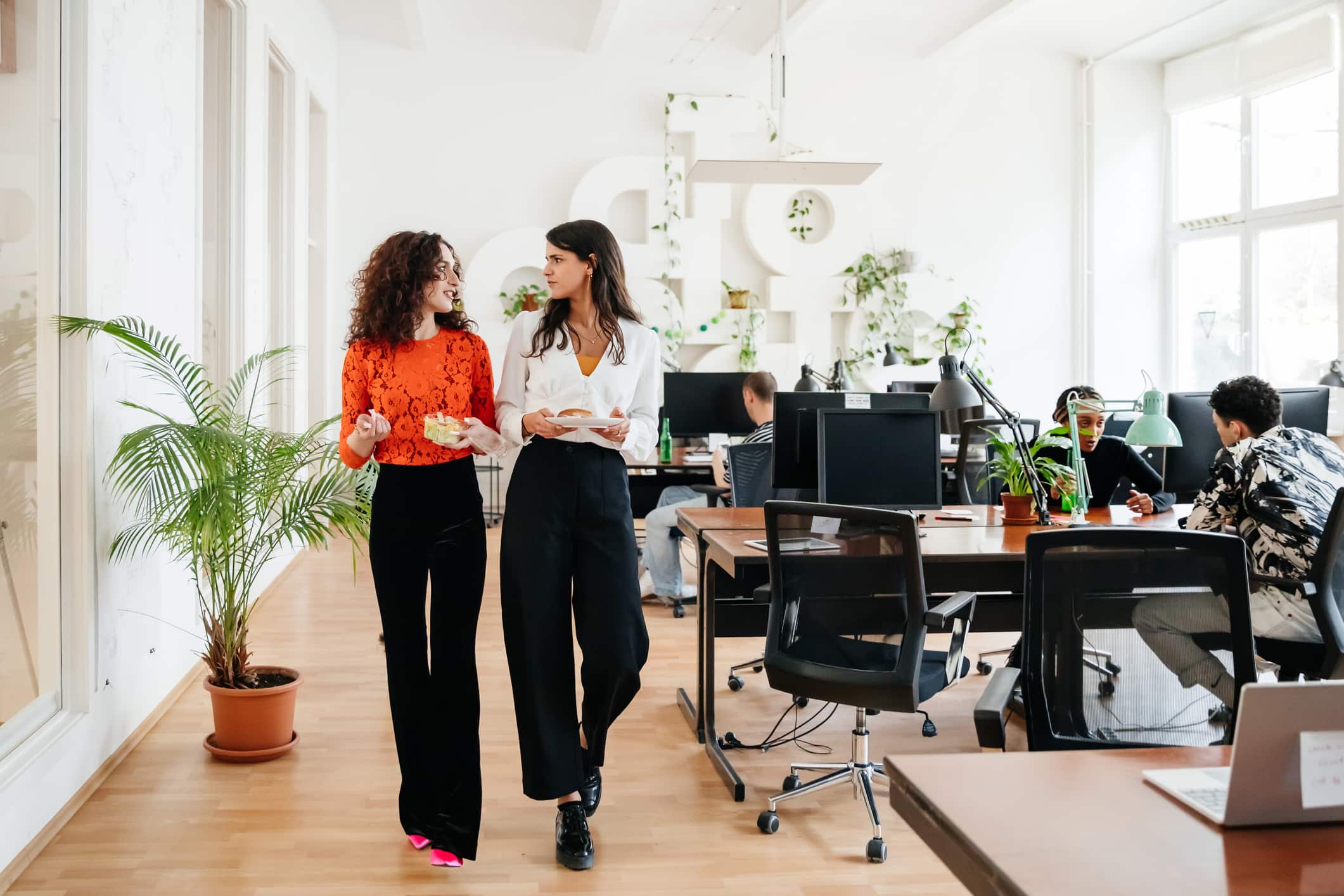 office-workers-heading-for-lunch-social-capital-vs-cultural-capital