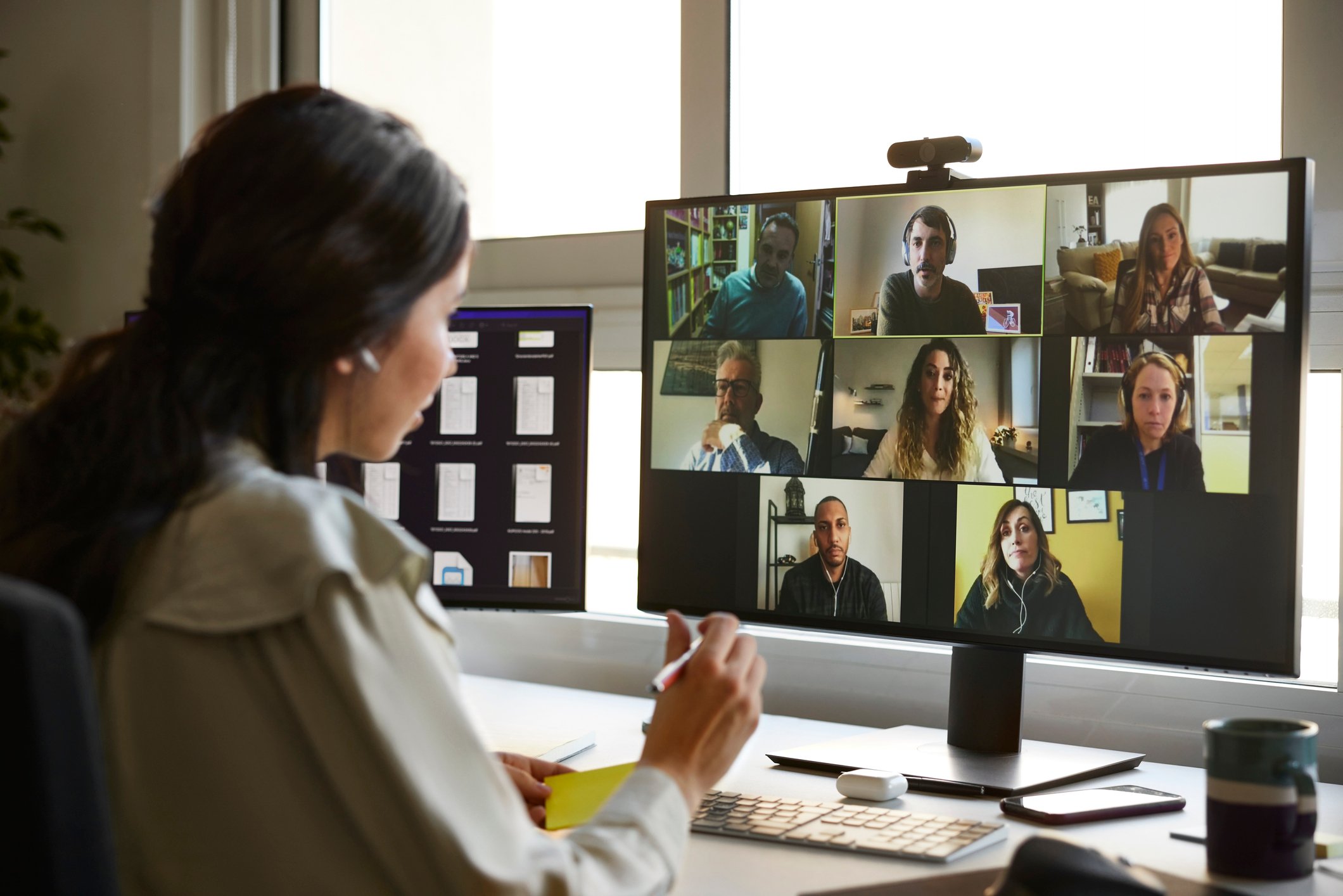 team-members-having-a-online-meeting-work-life-balance-cycle-vs-work-life-balance-achievement