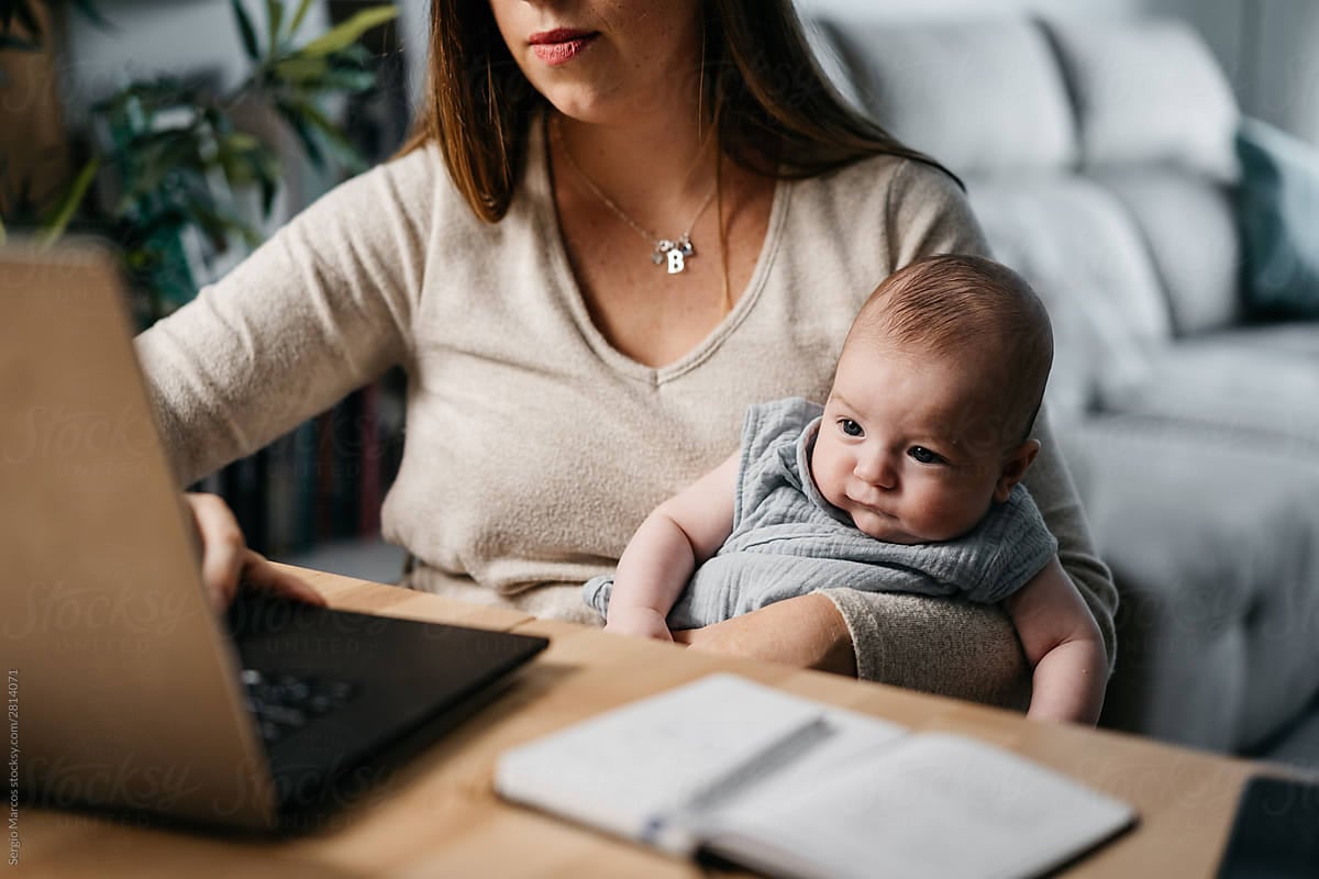 woman-baby-at-computer-types-of-coaching