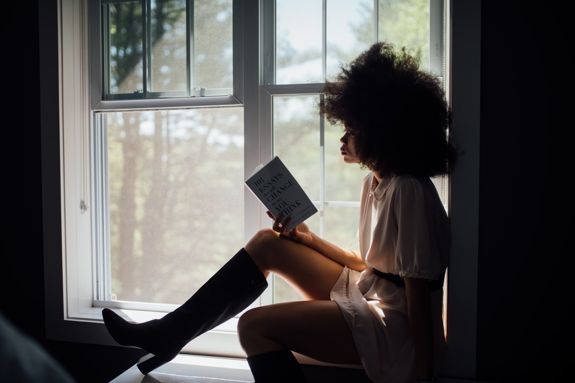 woman-reading-self-acceptance