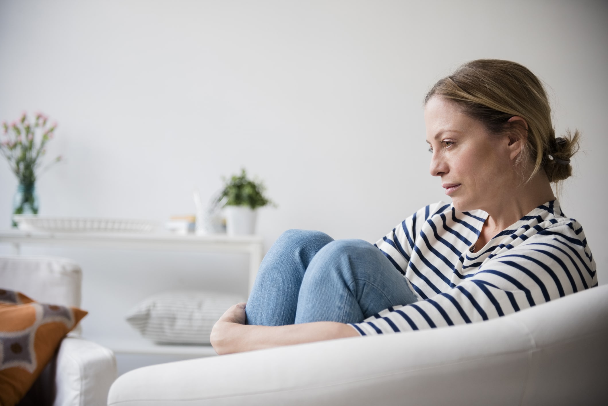 woman-sitting-in-armchair-cant-i-focus-on-anything