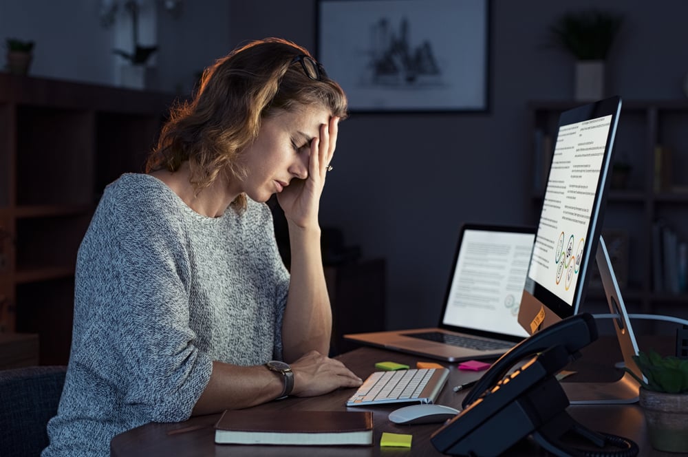 worried-woman-at-her-office-effects-of-low-resiliencegydF4y2Ba